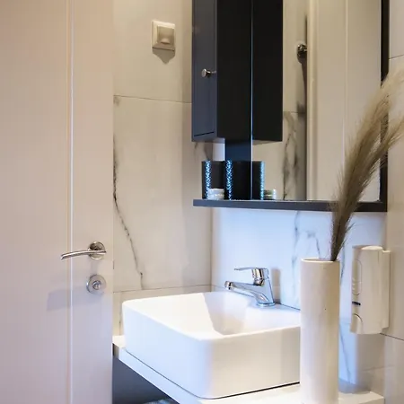 Aris Apartamento *